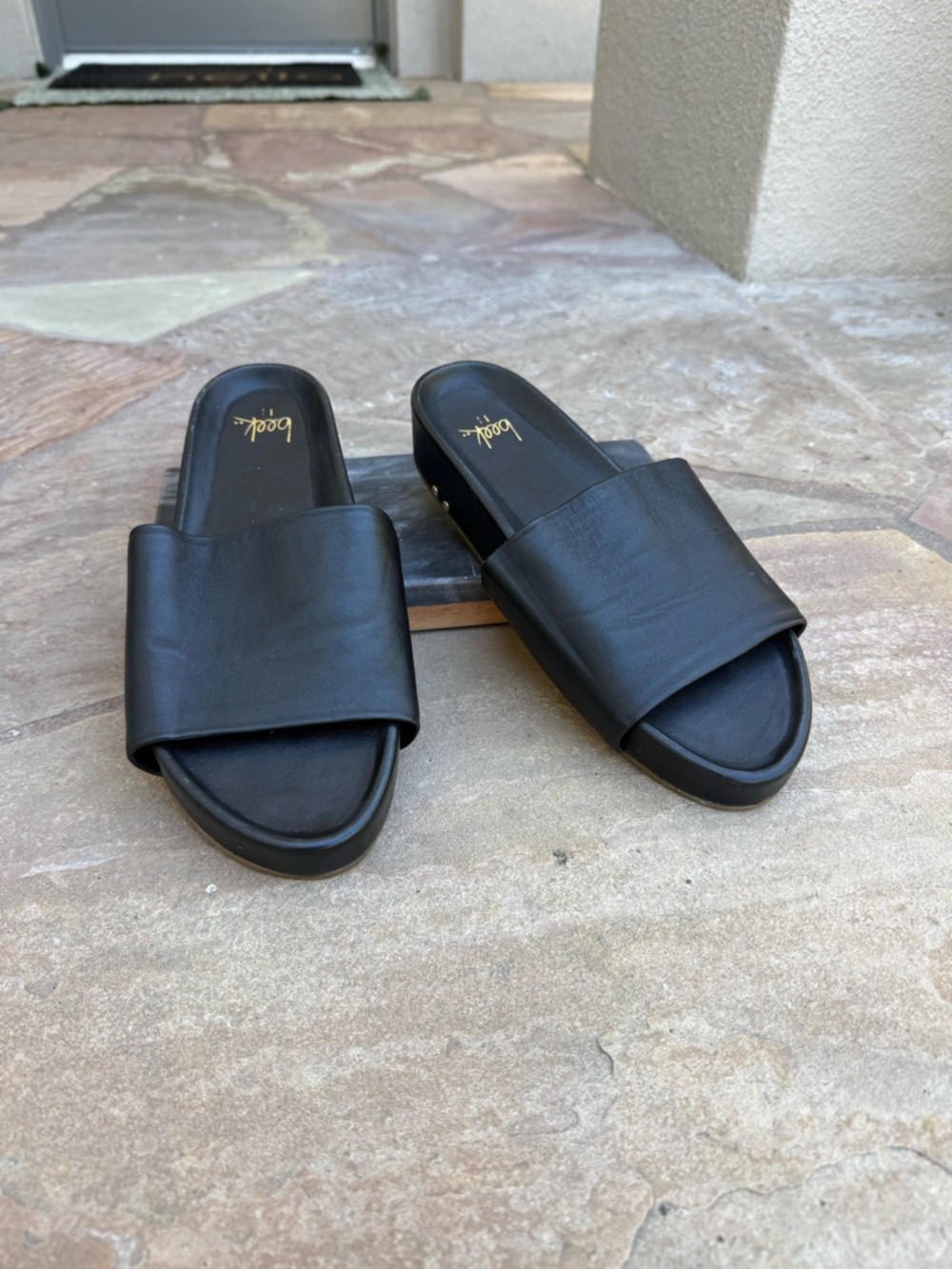Beek Pelican Black Leather Platform Slide Sandals Size 11 NWOB